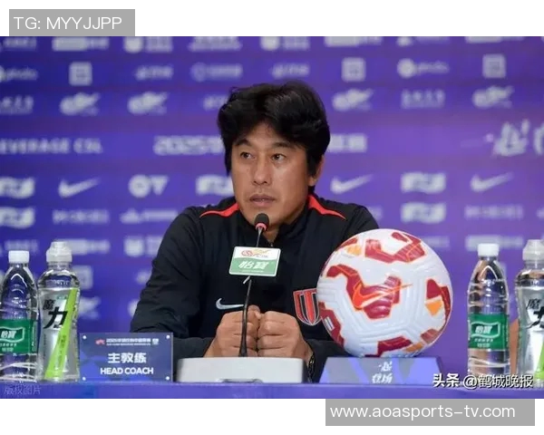 成都蓉城授予徐正源功勋主教练称号助力冲超与亚冠征程