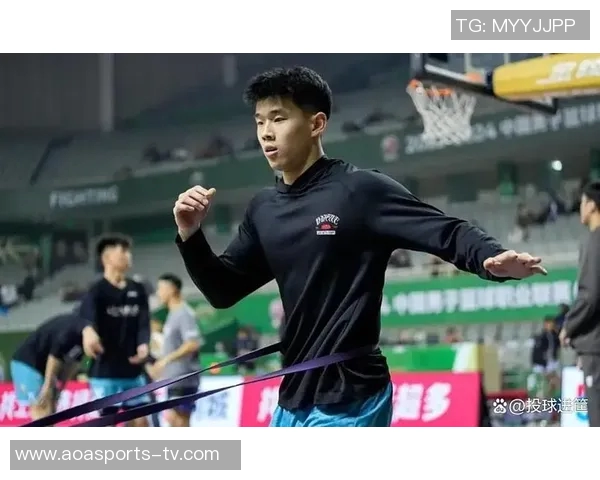 林葳在比赛中表现出色抓住机会贡献8分2板1助展现潜力