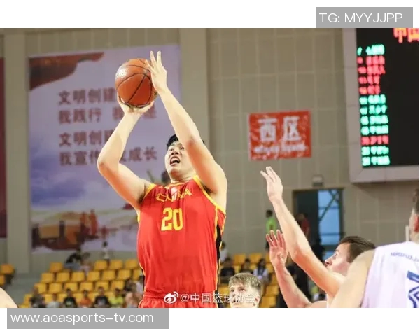 全能表现闪耀赛场三球15中7贡献17分6篮板7助攻3抢断的精彩数据分析