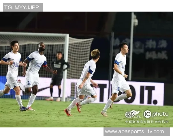 河南队宣布刘鑫瑜等三名球员离队韩东租借至石家庄李星贤租借至南通 河南队宣布刘鑫瑜等三名球员离队韩东租借至石家庄李星贤租借至南通